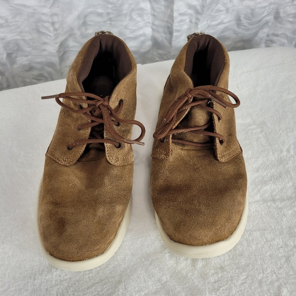 Ugg treadlite youth brown booties Size 5 - Picture 2 of 9